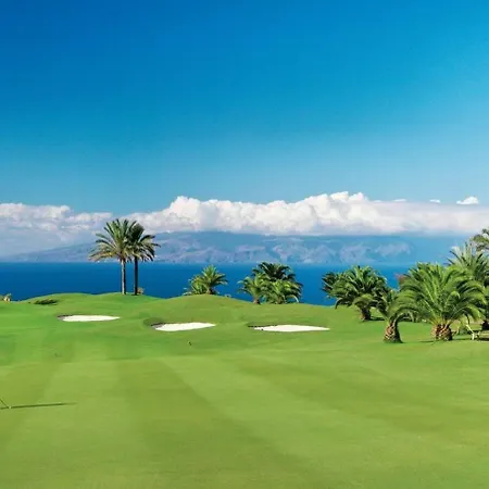 Modern 3 Bedroom Jaccuzi * Playa Feñabe