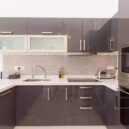 Вилла Modern 3 Bedroom Jaccuzi *