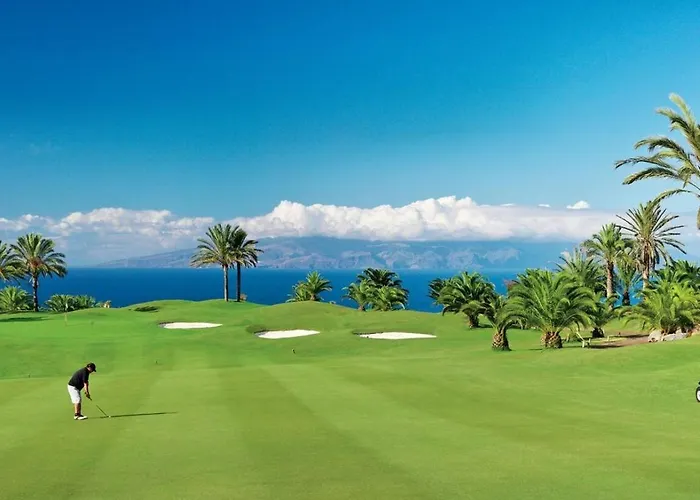 Modern 3 Bedroom Jaccuzi * Playa Feñabe