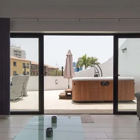Canaria Modern 3 Bedroom Jaccuzi Вилла