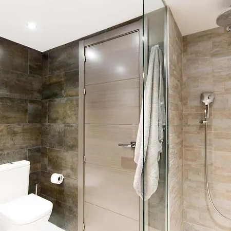 Canaria Modern 3 Bedroom Jaccuzi *