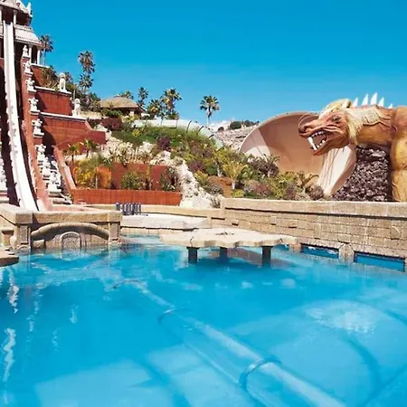 Canaria Modern 3 Bedroom Jaccuzi