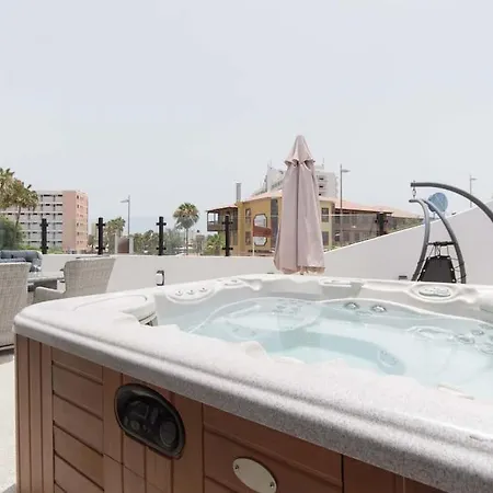 Canaria Modern 3 Bedroom Jaccuzi