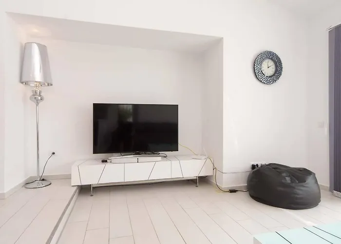 Villa Modern 3 Bedroom Jaccuzi Playa Fanabe