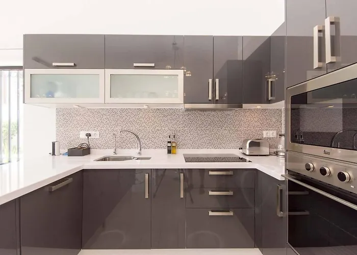 Βίλα Modern 3 Bedroom Jaccuzi *