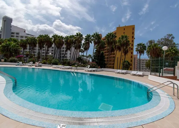 Modern 3 Bedroom Jaccuzi * Playa Feñabe