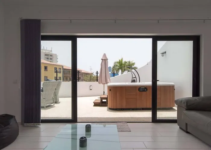 Modern 3 Bedroom Jaccuzi