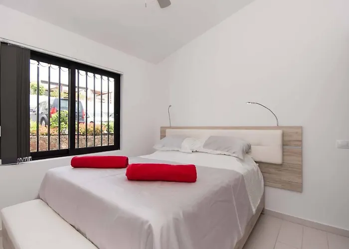 Modern 3 Bedroom Jaccuzi Willa *